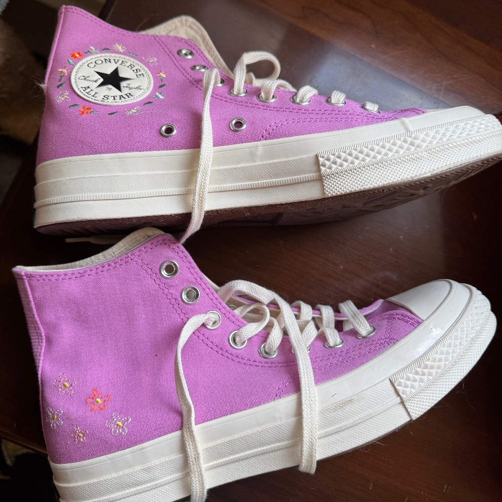 Converse Chuck 70 Purple with Embroidered Flowers Womens 9
